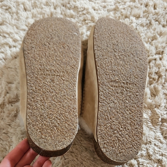 Jenni Kayne Tan Suede Mules with White Fur Trim - Picture 4 of 6